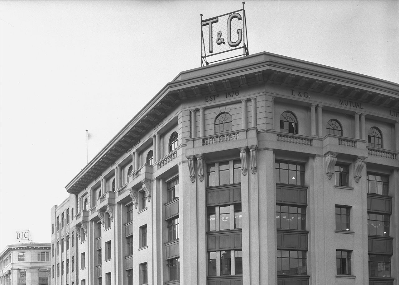 Photo of the T & G Building on Lambton Quay taken in the 1950s