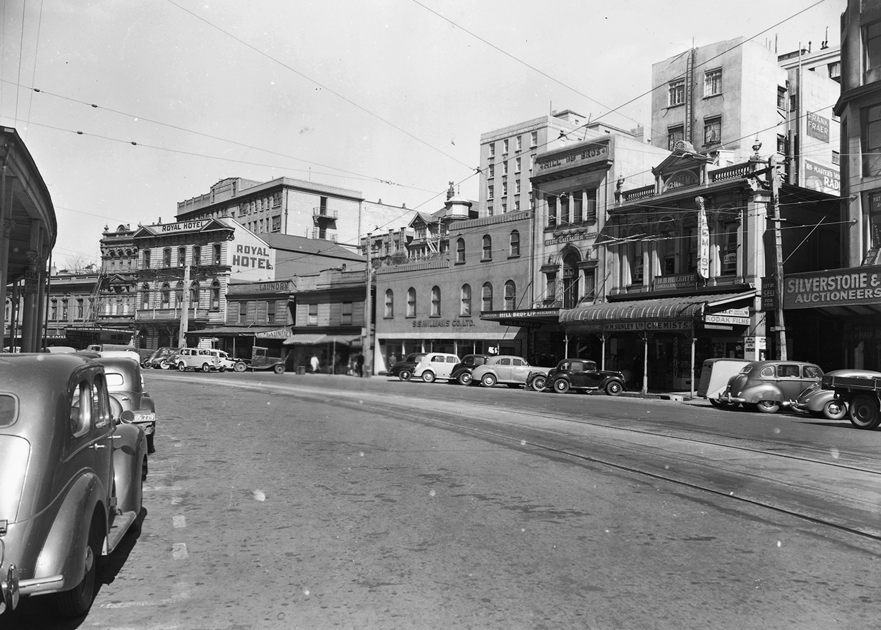 Photo of Lambton Quay taken in the 1950s