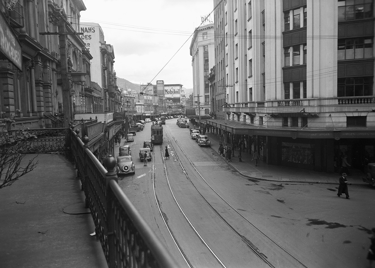 Photo of Lambton Quay taken in the 1950s